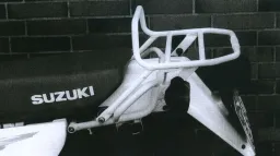 Tube Topcasecarrier - negro para Suzuki DR 125 SE