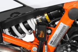 Depósito de líquido de frenos trasero de protección, color negro, para KTM 890 Adv/ Adv R/ 790 Adv / Adv R/ 1290 S Adv (2021-)/ 1390 S Adv/ Husqvarna Norden 901/ Aprilia Tuareg 660
